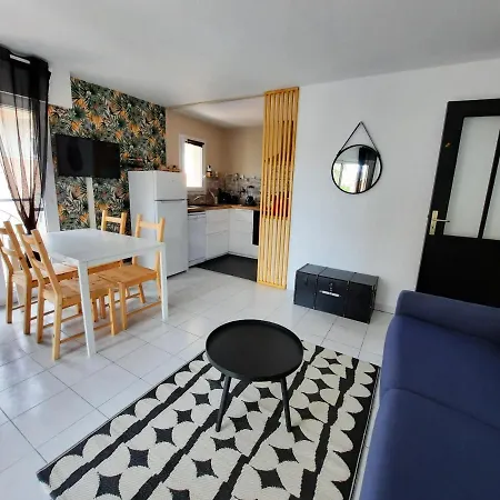Appartamento Coeur Marina Climatise Terrasse Parking Fréjus Esterno foto