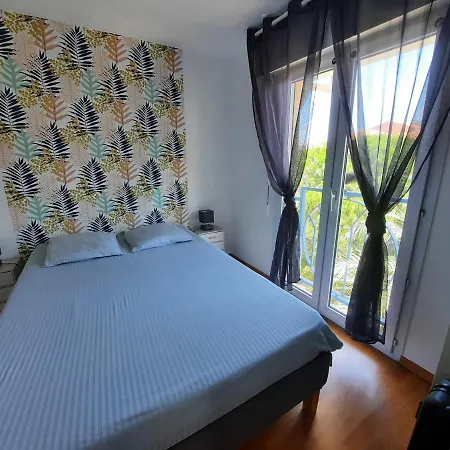 Appartamento Coeur Marina Climatise Terrasse Parking Fréjus Esterno foto