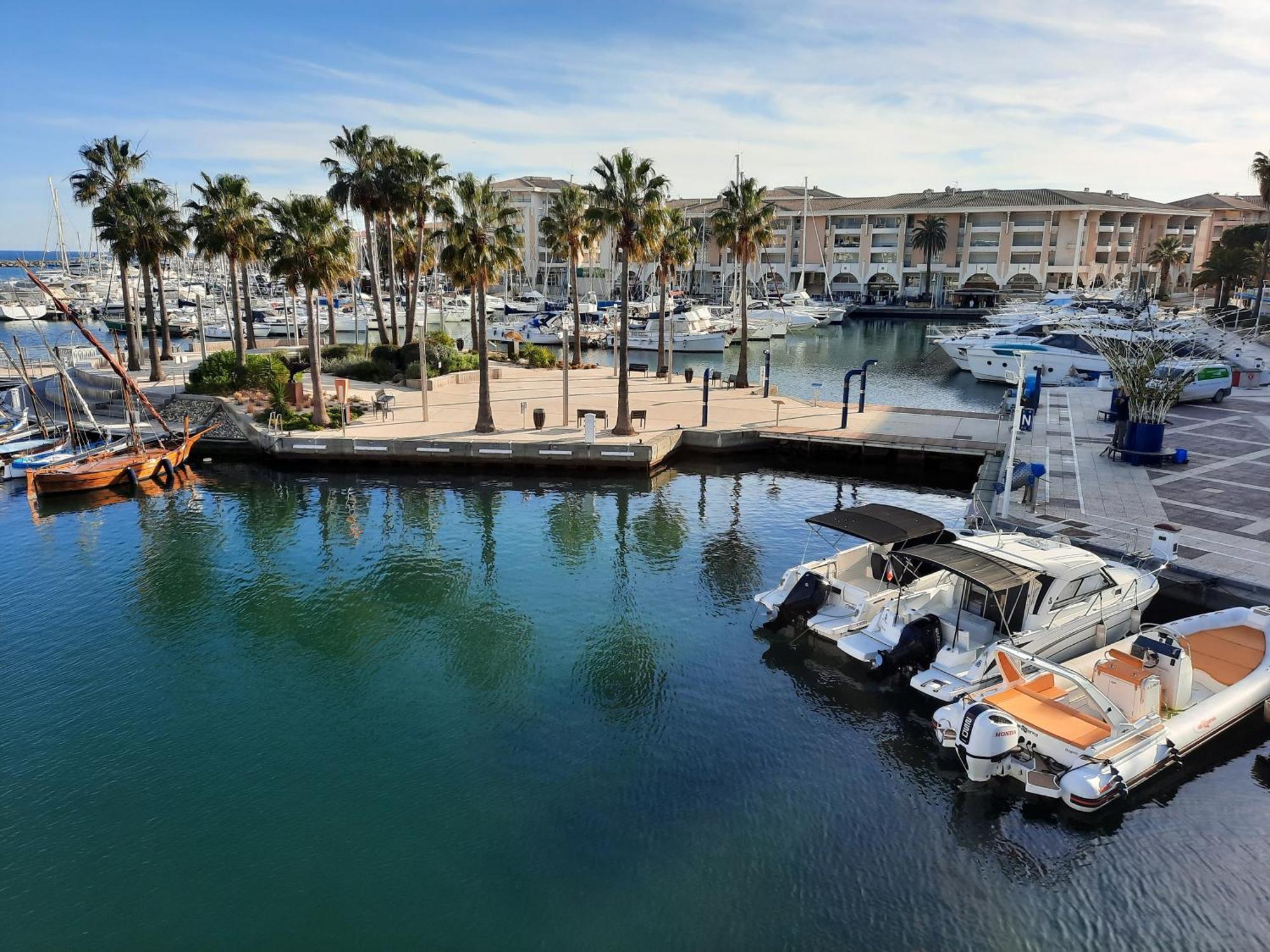 Coeur Marina Climatise Terrasse Parking * Frejus