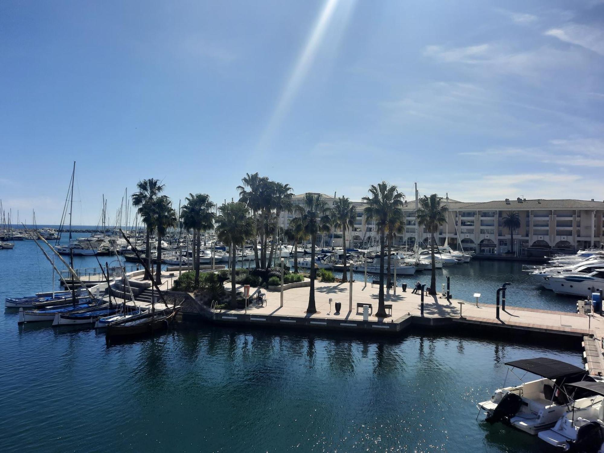 Coeur Marina Climatise Terrasse Parking Frejus